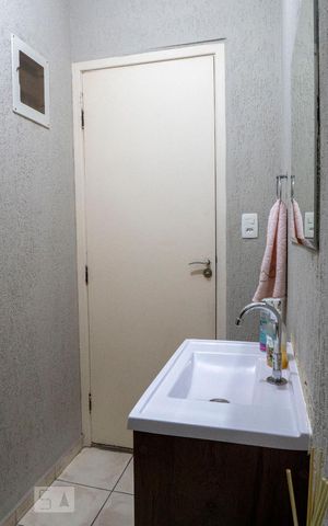 Casa à venda com 118m², 3 quartos e 3 vagasLavabo