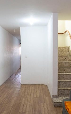 Casa à venda com 118m², 3 quartos e 3 vagasSala