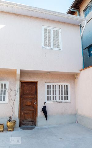 Casa à venda com 118m², 3 quartos e 3 vagasFachada