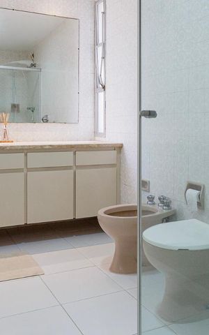 Apartamento à venda com 147m², 3 quartos e sem vaga Apartamento à venda com 147m², 3 quartos e sem vagaBanheiro 1