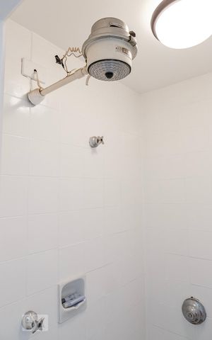 Apartamento à venda com 147m², 3 quartos e sem vaga Apartamento à venda com 147m², 3 quartos e sem vagaChuveiro
