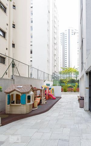 Apartamento à venda com 147m², 3 quartos e sem vaga Apartamento à venda com 147m², 3 quartos e sem vagaPlayground