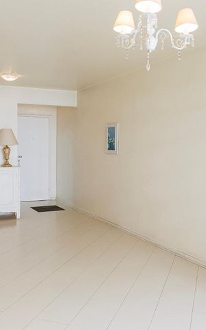 Apartamento à venda com 147m², 3 quartos e sem vaga Apartamento à venda com 147m², 3 quartos e sem vagaSala