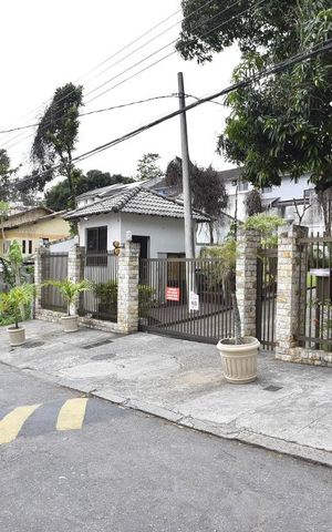 Casa de condomínio à venda com 255m², 4 quartos e 1 vagaFachada 