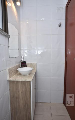 Casa de condomínio à venda com 255m², 4 quartos e 1 vagaLavabo