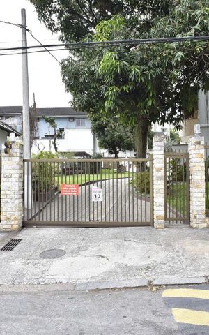 Casa de condomínio à venda com 255m², 4 quartos e 1 vagaFachada 