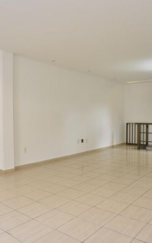 Casa de condomínio à venda com 255m², 4 quartos e 1 vagaSala