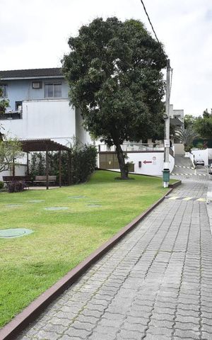 Casa de condomínio à venda com 255m², 4 quartos e 1 vagaÁrea comum