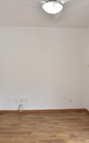 Casa de condomínio à venda com 255m², 4 quartos e 1 vagaSuíte 3