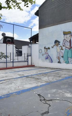 Casa de condomínio à venda com 255m², 4 quartos e 1 vagaQuadra Esportiva