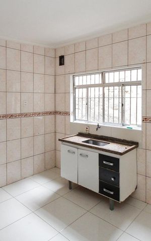 Casa à venda com 100m², 2 quartos e 2 vagas Casa à venda com 100m², 2 quartos e 2 vagasCozinha