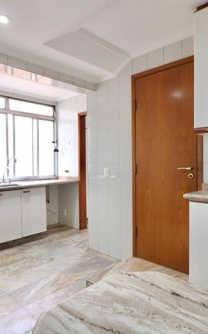 Apartamento à venda com 170m², 3 quartos e 2 vagas Apartamento à venda com 170m², 3 quartos e 2 vagasCozinha