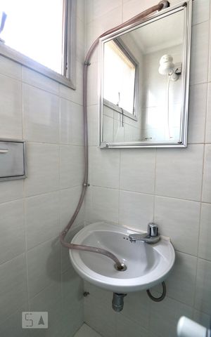 Apartamento à venda com 170m², 3 quartos e 2 vagas Apartamento à venda com 170m², 3 quartos e 2 vagasBanheiro de Serviço