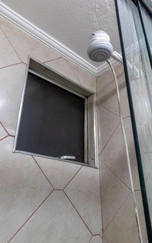Apartamento para alugar com 70m², 3 quartos e 1 vagaBanheiro da Suíte - Chuveiro Elétrico