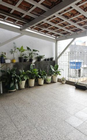 Casa à venda com 200m², 4 quartos e 5 vagasÁrea de Serviço