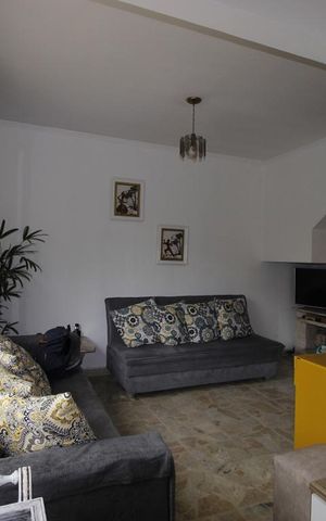 Casa à venda com 200m², 4 quartos e 5 vagasSala