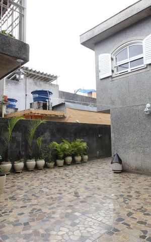 Casa à venda com 200m², 4 quartos e 5 vagasÁrea Externa