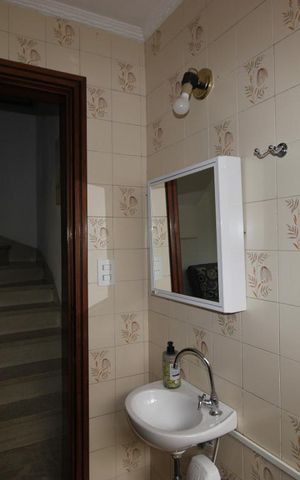 Casa à venda com 200m², 4 quartos e 5 vagasLavabo