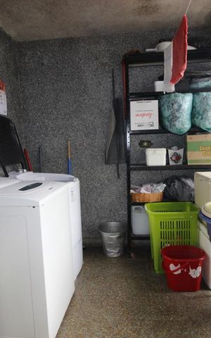 Casa à venda com 200m², 4 quartos e 5 vagasÁrea de Serviço
