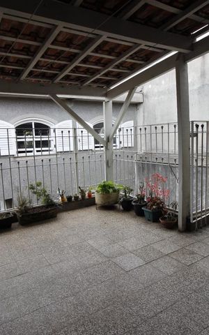 Casa à venda com 200m², 4 quartos e 5 vagasÁrea de Serviço