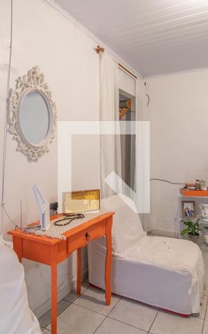 Casa à venda com 55m², 2 quartos e 2 vagas Casa à venda com 55m², 2 quartos e 2 vagasSala