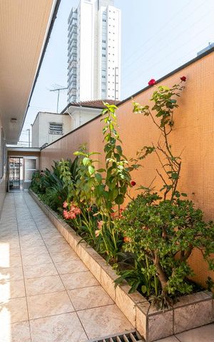 Casa à venda com 500m², 5 quartos e 2 vagasCorredor Externo