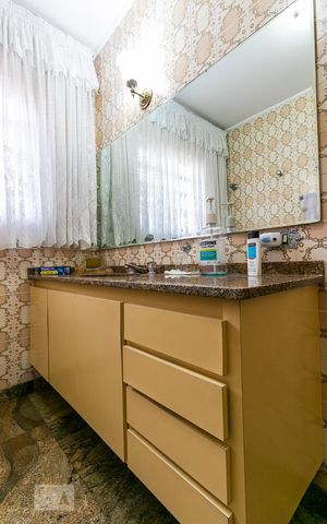 Casa à venda com 500m², 5 quartos e 2 vagasBanheiro 1