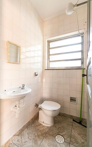 Casa à venda com 500m², 5 quartos e 2 vagasÁrea de Serviço - Quarto 4 - Banheiro