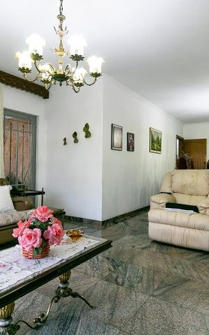 Casa à venda com 500m², 5 quartos e 2 vagasSala