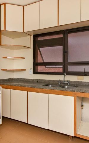 Apartamento à venda com 200m², 4 quartos e 4 vagas Apartamento à venda com 200m², 4 quartos e 4 vagasCozinha