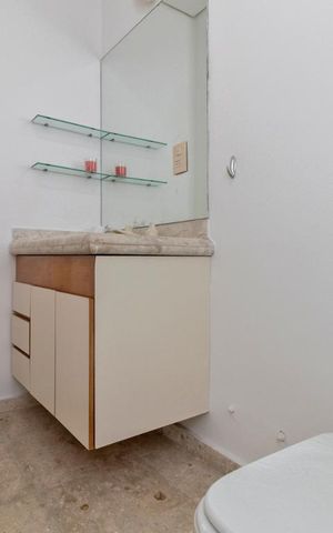 Apartamento à venda com 200m², 4 quartos e 4 vagas Apartamento à venda com 200m², 4 quartos e 4 vagasBanheiro da Suíte 2