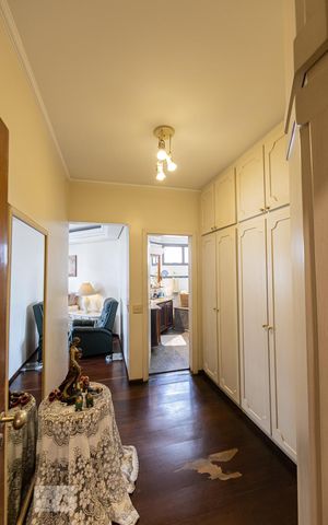 Apartamento à venda com 300m², 3 quartos e 4 vagas Apartamento à venda com 300m², 3 quartos e 4 vagasSuite 3