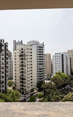 Apartamento à venda com 300m², 3 quartos e 4 vagas Apartamento à venda com 300m², 3 quartos e 4 vagasVista Suite 2