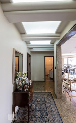 Apartamento à venda com 300m², 3 quartos e 4 vagas Apartamento à venda com 300m², 3 quartos e 4 vagasHall