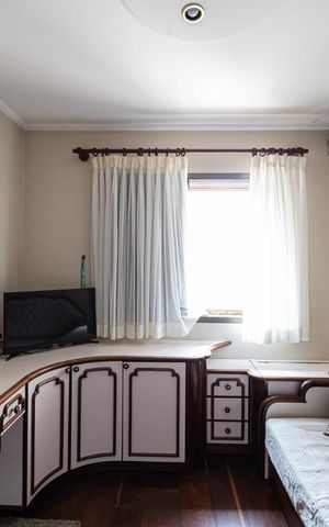 Apartamento à venda com 300m², 3 quartos e 4 vagas Apartamento à venda com 300m², 3 quartos e 4 vagasSuite 2