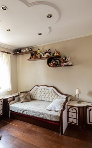 Apartamento à venda com 300m², 3 quartos e 4 vagas Apartamento à venda com 300m², 3 quartos e 4 vagasSuite 2