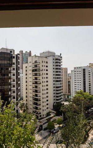 Apartamento à venda com 300m², 3 quartos e 4 vagas Apartamento à venda com 300m², 3 quartos e 4 vagasVista Suite 1