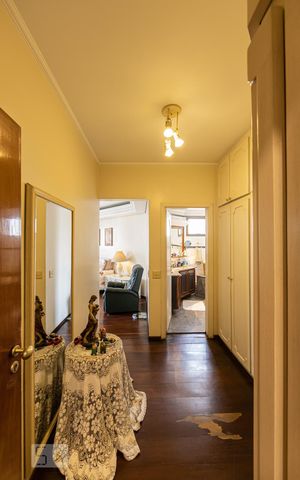 Apartamento à venda com 300m², 3 quartos e 4 vagas Apartamento à venda com 300m², 3 quartos e 4 vagasSuite 3