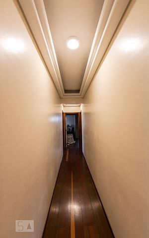 Apartamento à venda com 300m², 3 quartos e 4 vagas Apartamento à venda com 300m², 3 quartos e 4 vagasCorredor