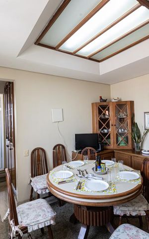 Apartamento à venda com 300m², 3 quartos e 4 vagas Apartamento à venda com 300m², 3 quartos e 4 vagasCopa
