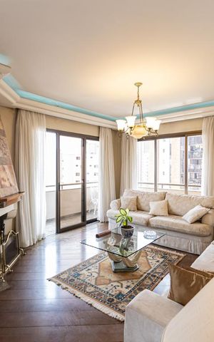 Apartamento à venda com 300m², 3 quartos e 4 vagas Apartamento à venda com 300m², 3 quartos e 4 vagasSala