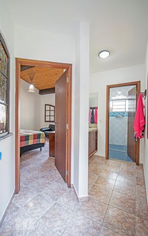 Casa à venda com 540m², 4 quartos e 8 vagas Casa à venda com 540m², 4 quartos e 8 vagasHall da Edícula