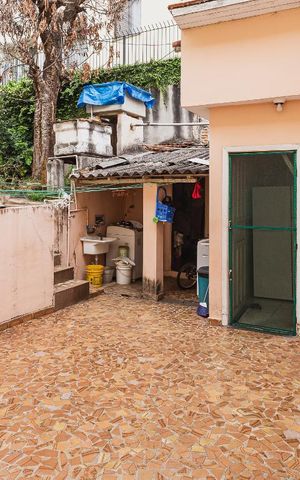 Casa à venda com 400m², 3 quartos e 2 vagasCasa 02 - Quintal