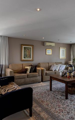 Apartamento à venda com 268m², 4 quartos e 3 vagas Apartamento à venda com 268m², 4 quartos e 3 vagasSala
