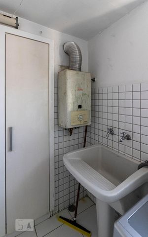Apartamento à venda com 268m², 4 quartos e 3 vagas Apartamento à venda com 268m², 4 quartos e 3 vagasárea de serviço