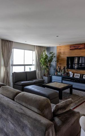 Apartamento à venda com 268m², 4 quartos e 3 vagas Apartamento à venda com 268m², 4 quartos e 3 vagasSala