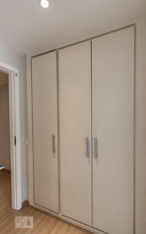 Apartamento à venda com 268m², 4 quartos e 3 vagas Apartamento à venda com 268m², 4 quartos e 3 vagasSuíte 2