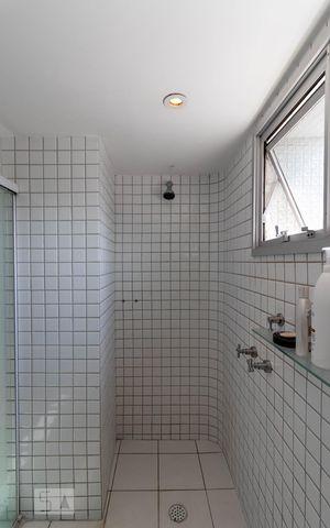 Apartamento à venda com 268m², 4 quartos e 3 vagas Apartamento à venda com 268m², 4 quartos e 3 vagasBanheiro da Suíte 4