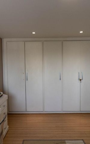 Apartamento à venda com 268m², 4 quartos e 3 vagas Apartamento à venda com 268m², 4 quartos e 3 vagasSuíte 2