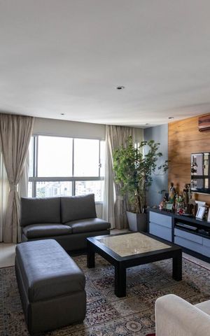 Apartamento à venda com 268m², 4 quartos e 3 vagas Apartamento à venda com 268m², 4 quartos e 3 vagasSala